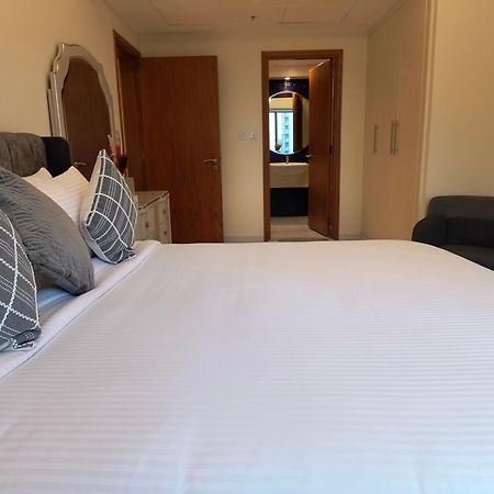 Trinity Holiday Homes - Sheikh Zayed Road Near To Financial Center Metro Station Dubai Luaran gambar