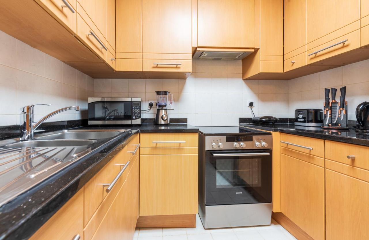 Trinity Holiday Homes - Sheikh Zayed Road Near To Financial Center Metro Station Dubai Luaran gambar