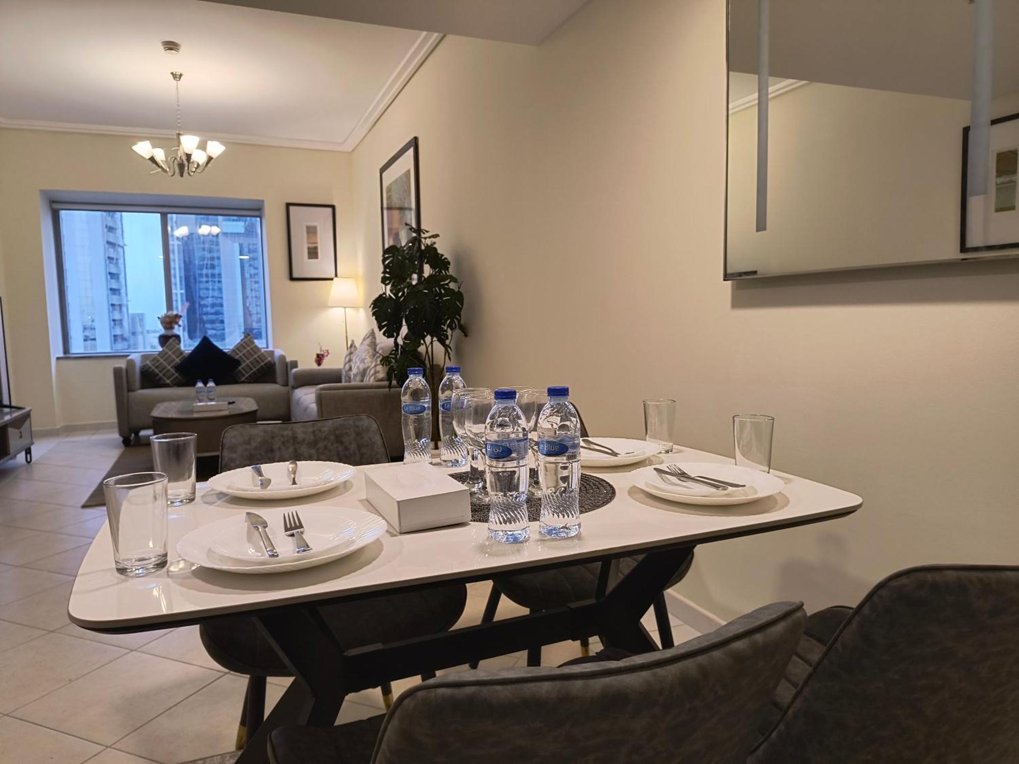 Trinity Holiday Homes - Sheikh Zayed Road Near To Financial Center Metro Station Dubai Luaran gambar